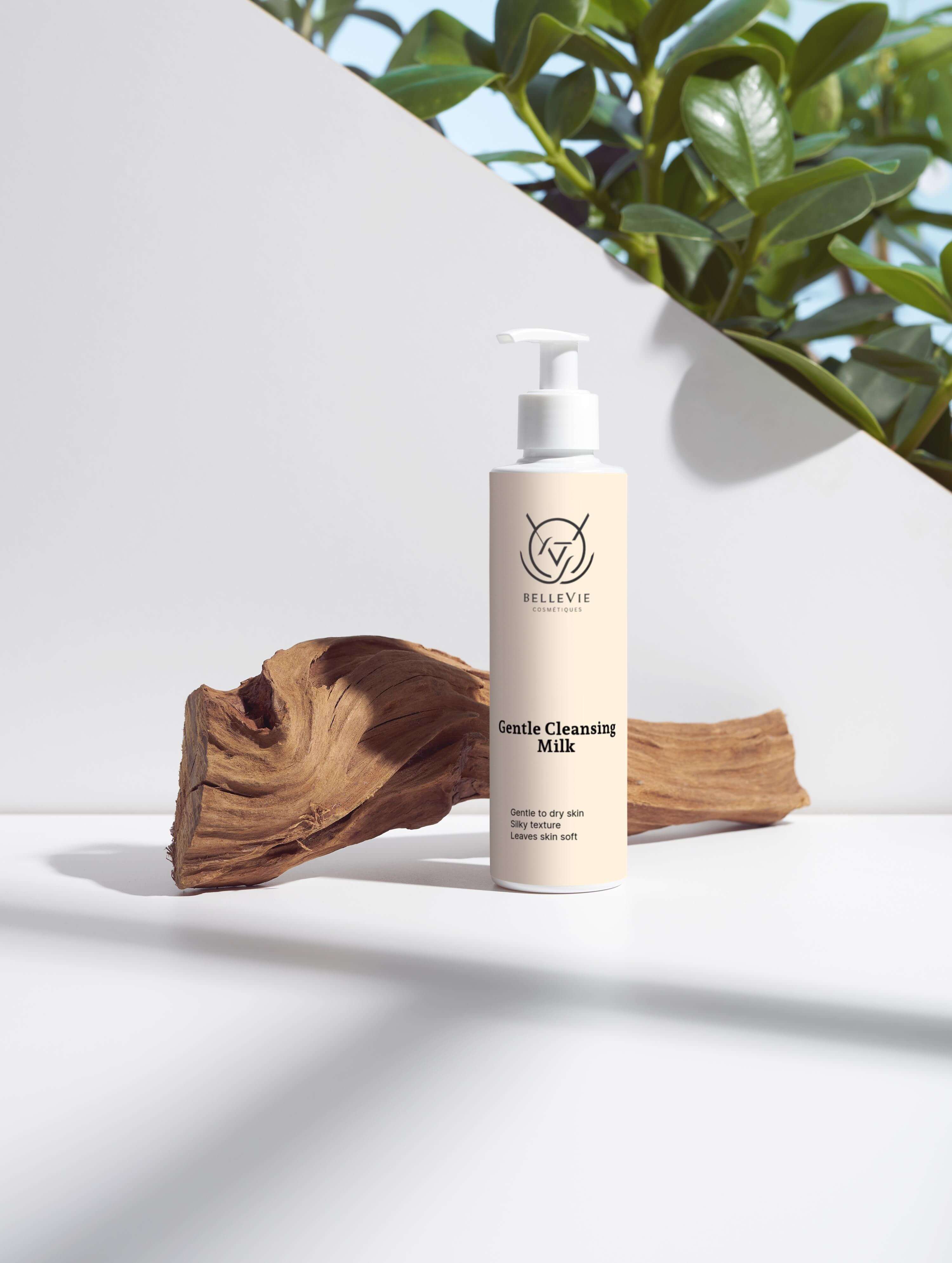 Glowy Skin Trio Collection Box - included Gentle Cleansing Milk, Moisturising Day Cream, Nourishing Facial Oil - Image 12
